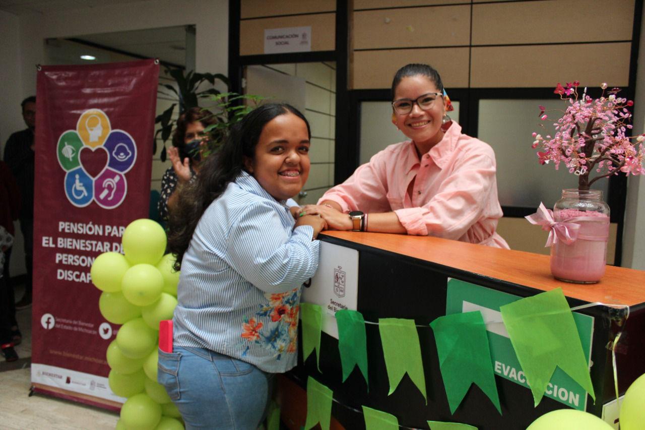 Sedebi, primera dependencia en Michoacán en instalar Escalón Universal para personas de talla baja.
