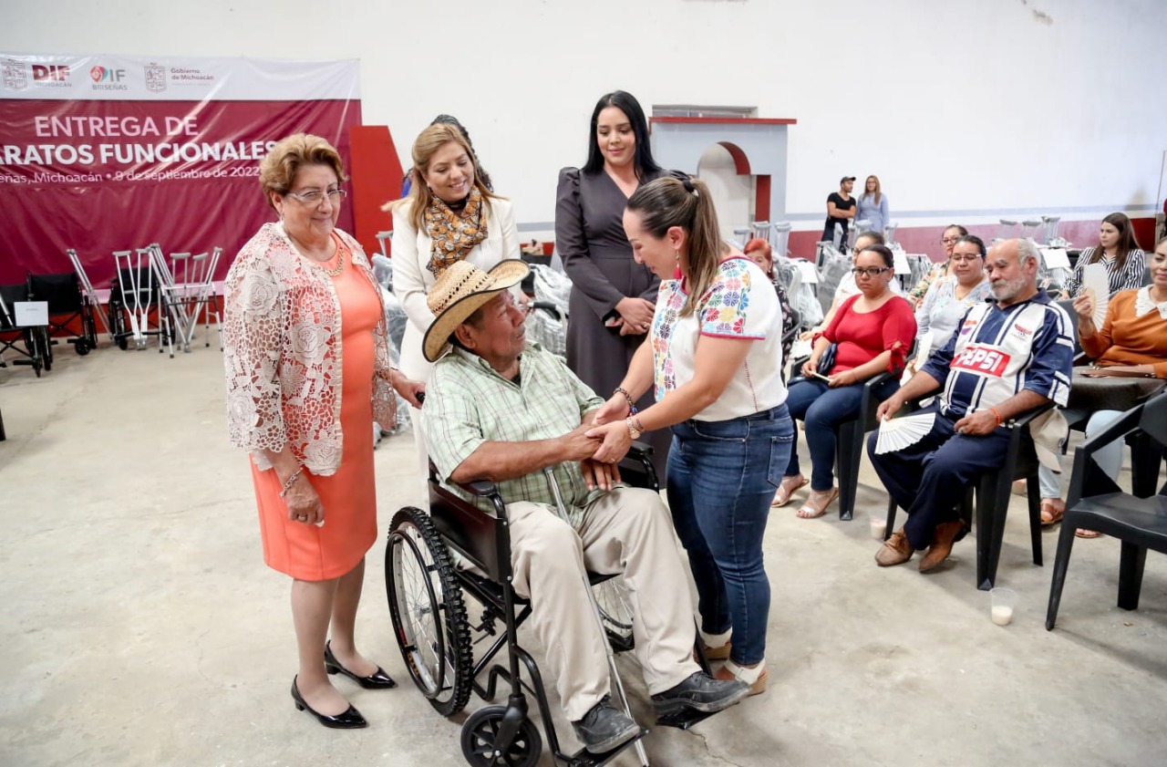 En este primer año de gobierno, DIF ha entregado 6 mil 299 aparatos funcionales.