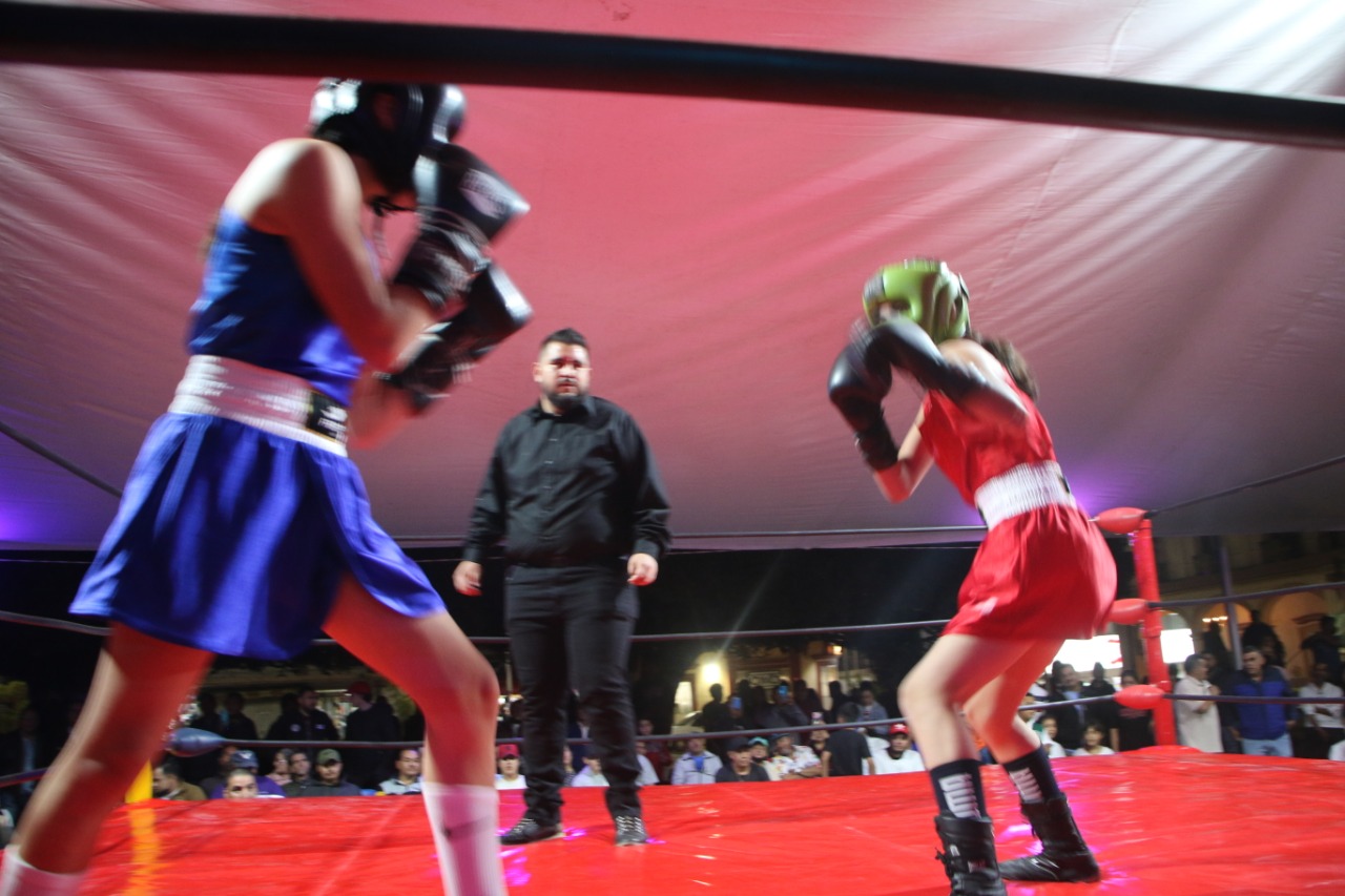 Con 9 peleas de exhibición se llevó a cabo la Función de Box en el Jardín Municipal de Hidalgo