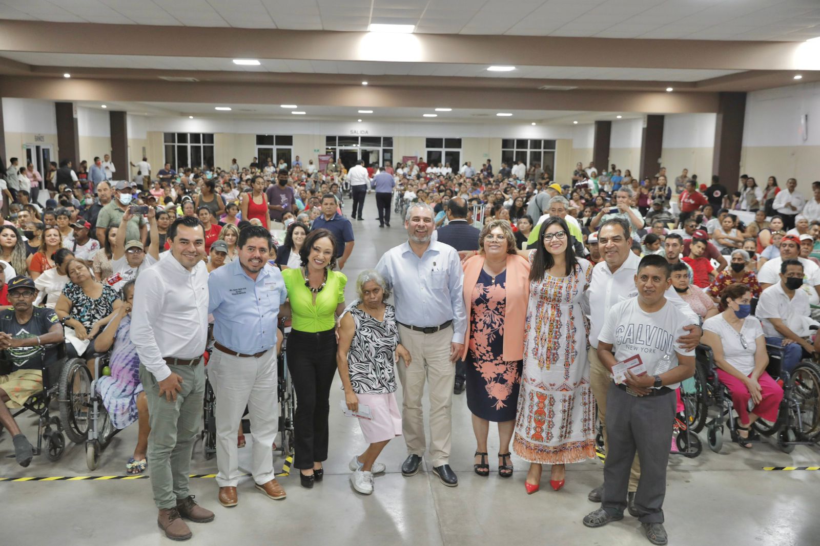 Entrega Bedolla apoyos para personas con discapacidad en LC