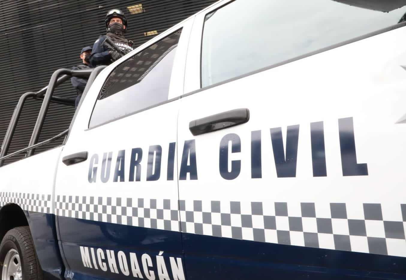 En Uruapan, Guardia Civil brinda auxilio a una menor de edad, presuntamente extraviada