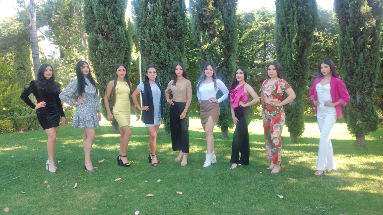Presentan aspirantes a Señorita Preparatoria Taximaroa 2022