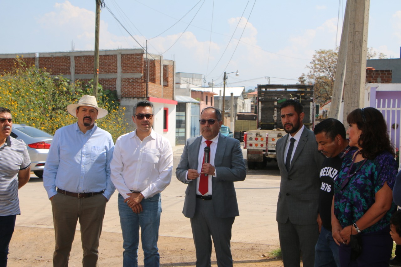 José Luis Téllez dio el arranque a los trabajos de Pavimentación de la Calle Providencia