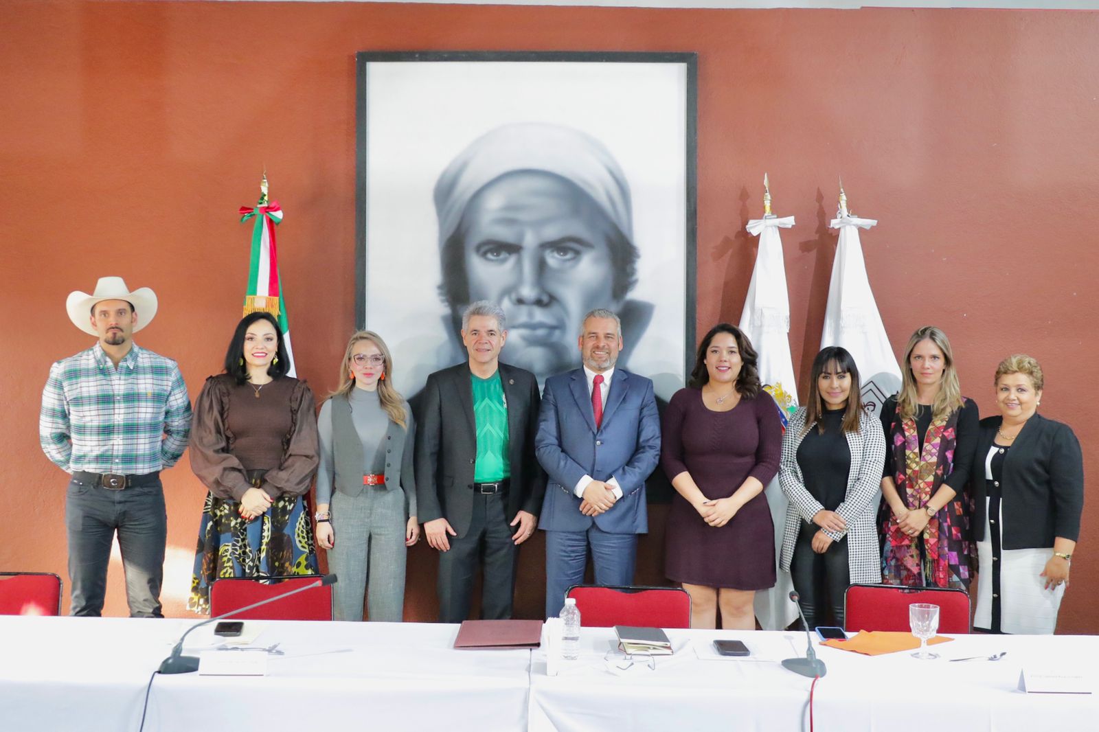 Bedolla expone a diputados del PRI y PAN beneficios del proyecto de presupuesto 2023
