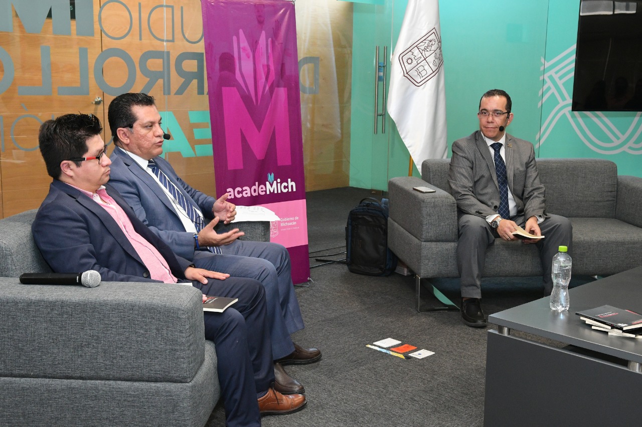 Capacita Sedeco sobre contratos básicos en las empresas