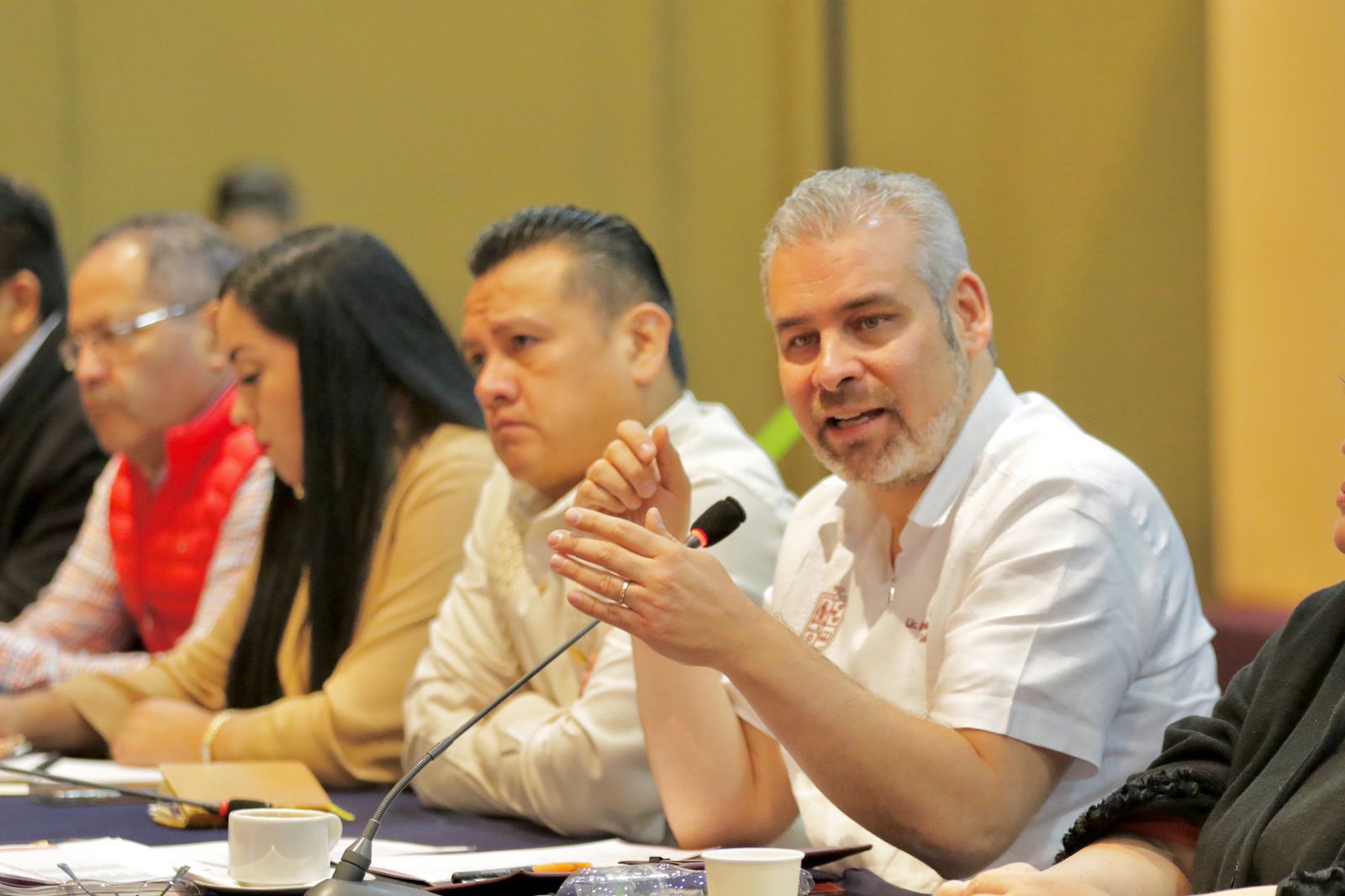 Presupuesto 2023 seguirá siendo municipalista, informa Bedolla a diputados y alcaldes