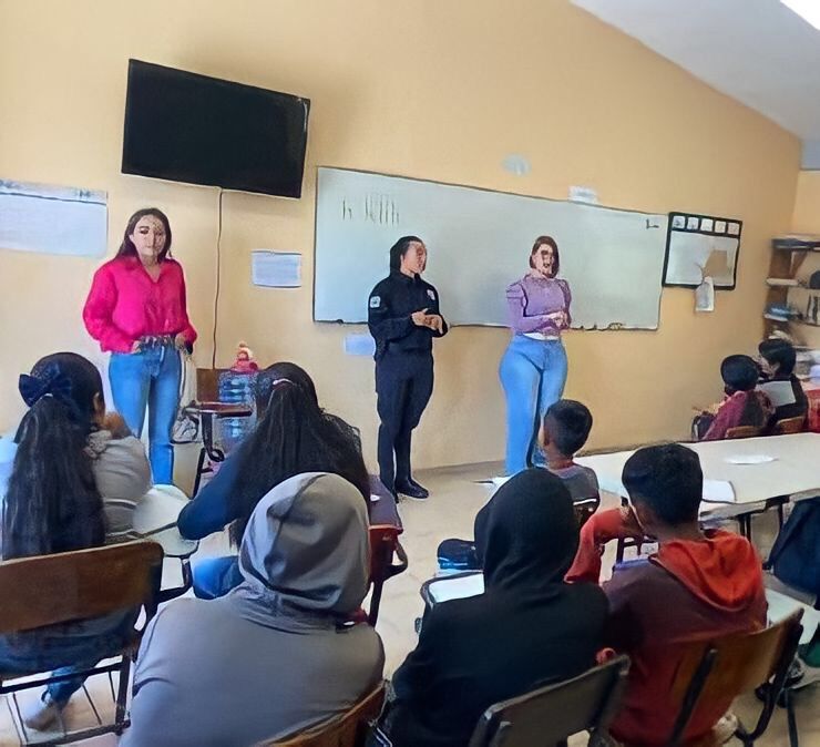 Imparte Guardia Civil el taller denominado, «Violencia de Género y Estereotipos», a estudiantes en Pátzcuaro.