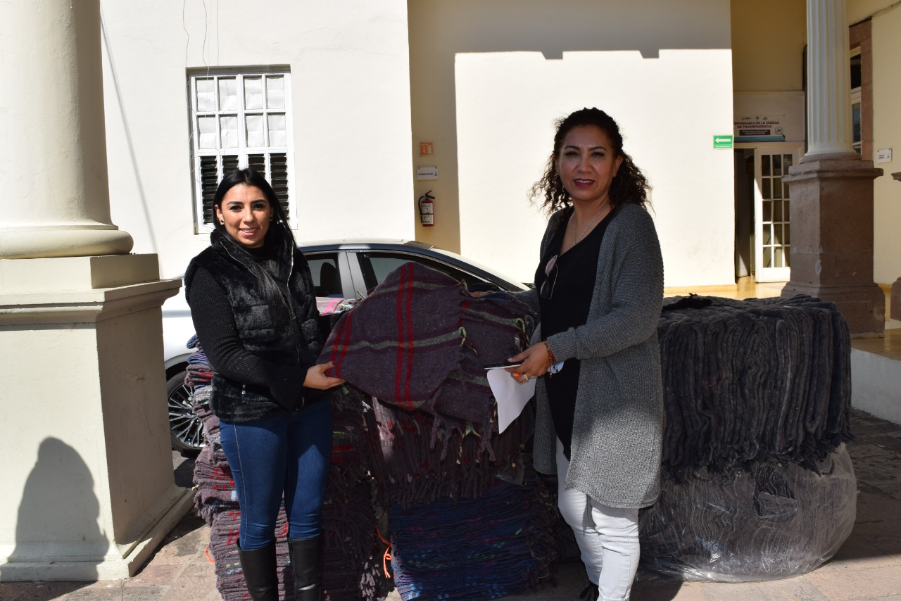 Se suma Cofom a la colecta del DIF “Abrigando a Michoacán”