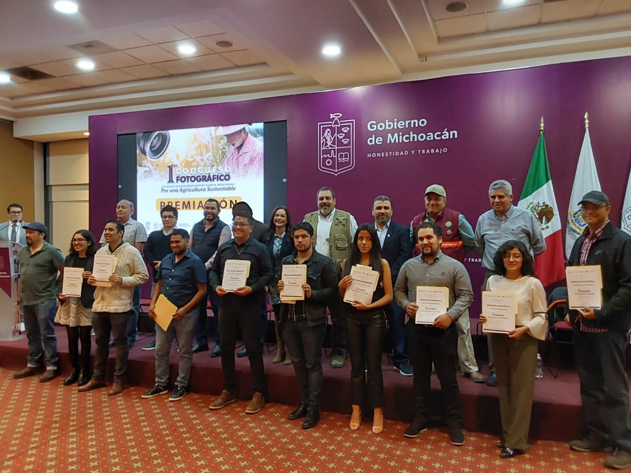 Premia Sader a los ganadores del concurso de fotografía “Yo quiero salvaguardar nuestro planeta: medio rural»