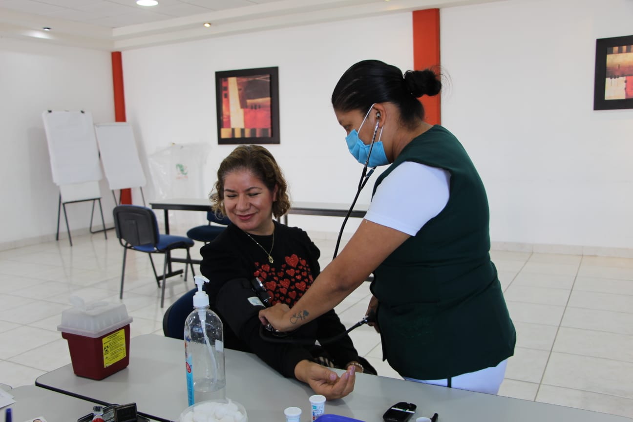 Lleva Cecytem Feria de la Salud a trabajadores de la Dirección General