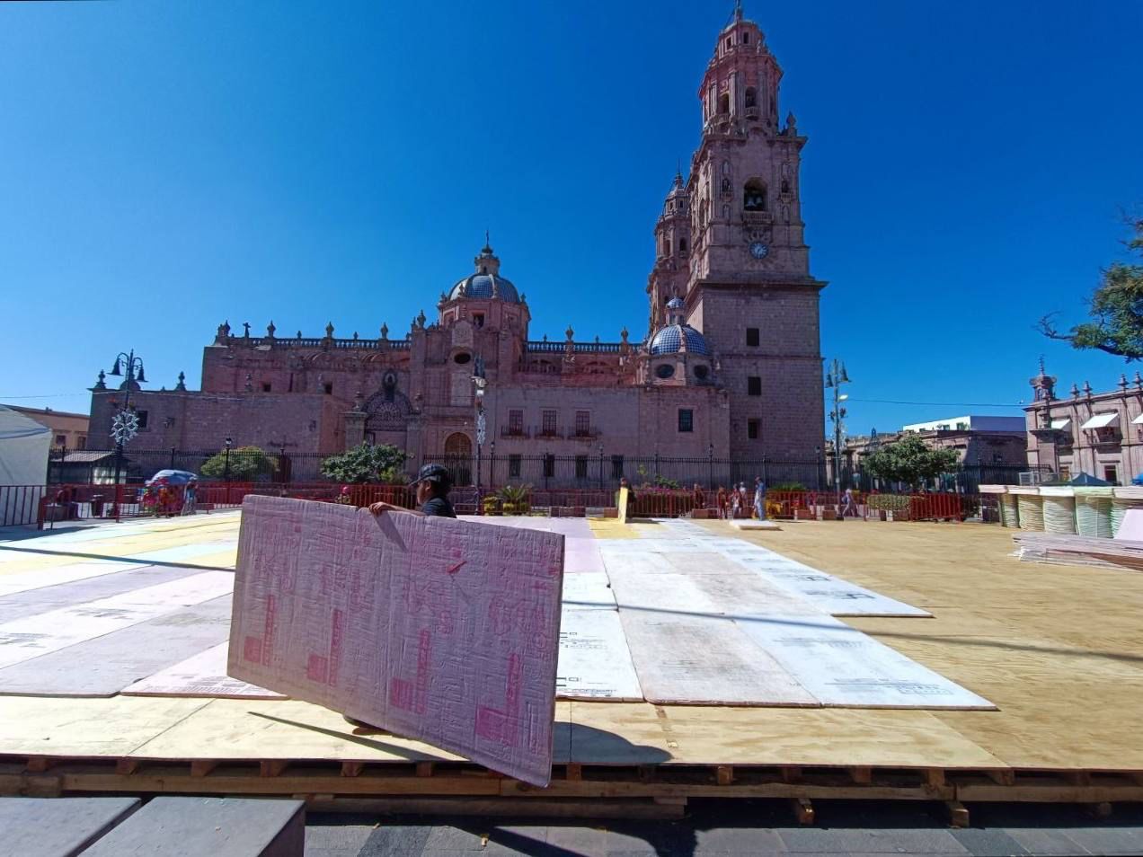 Celebran instalación de Pista de Hielo gratuita del Ayuntamiento de Morelia