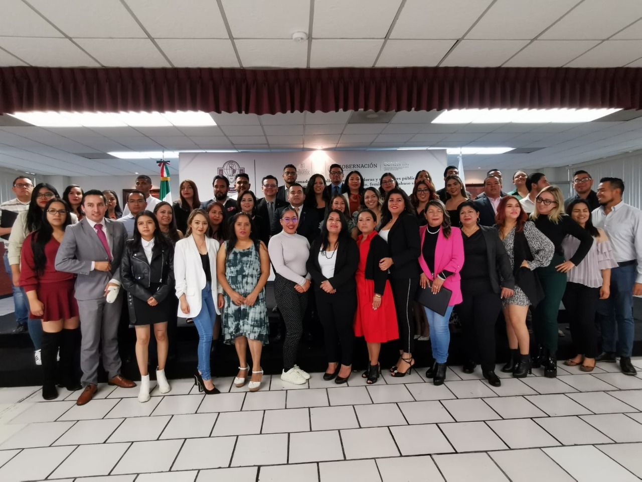 Capacita Seimujer en homicidio doloso y feminicidio a funcionariado