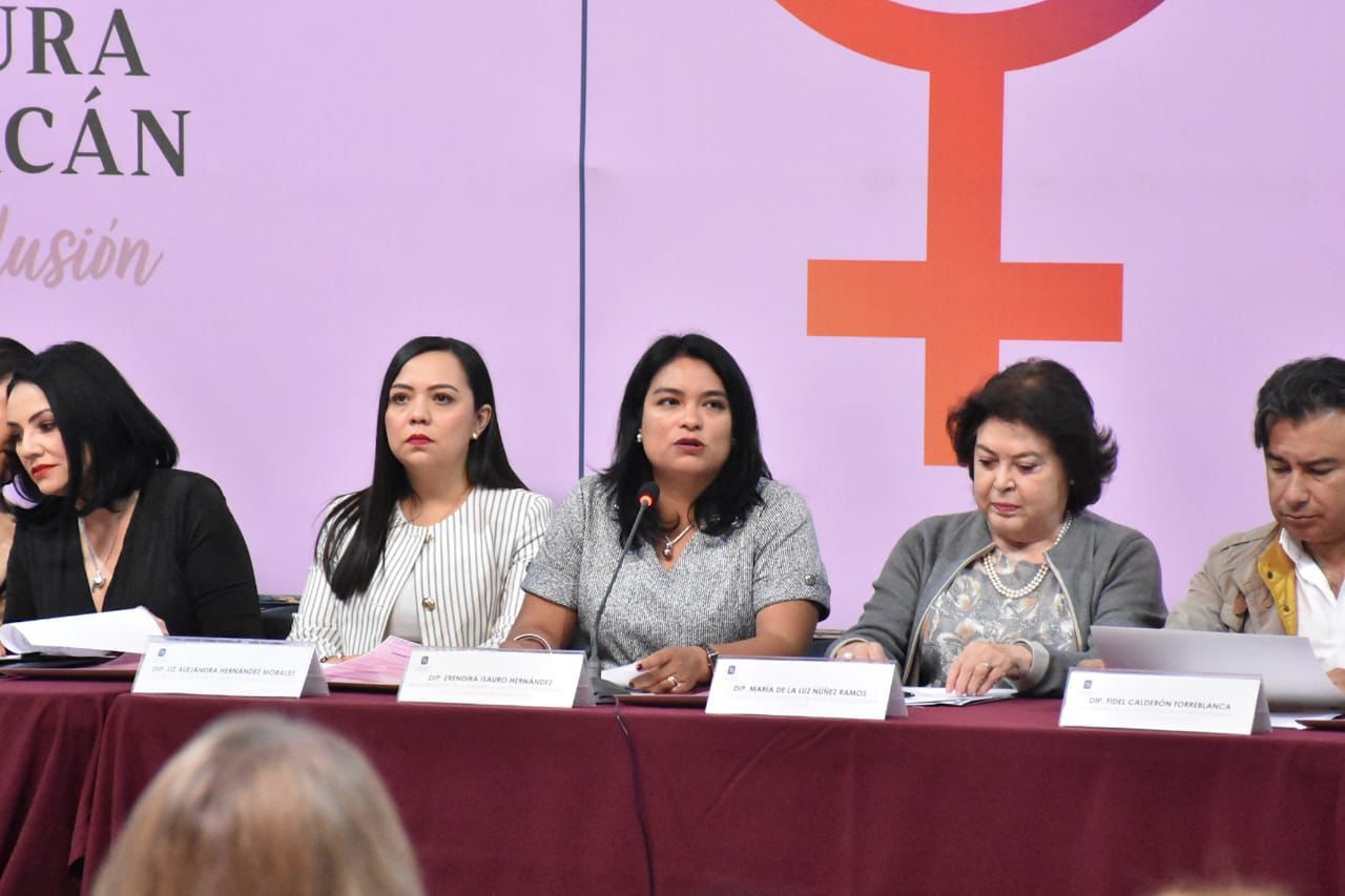 Invita Eréndira Isauro A Participar En Parlamento De Mujeres 2023 – El ...