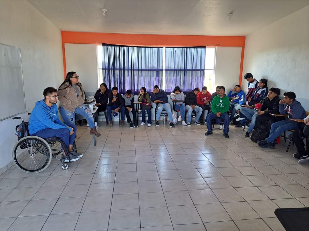 Concientizan a alumnos del Cecytem sobre adicciones