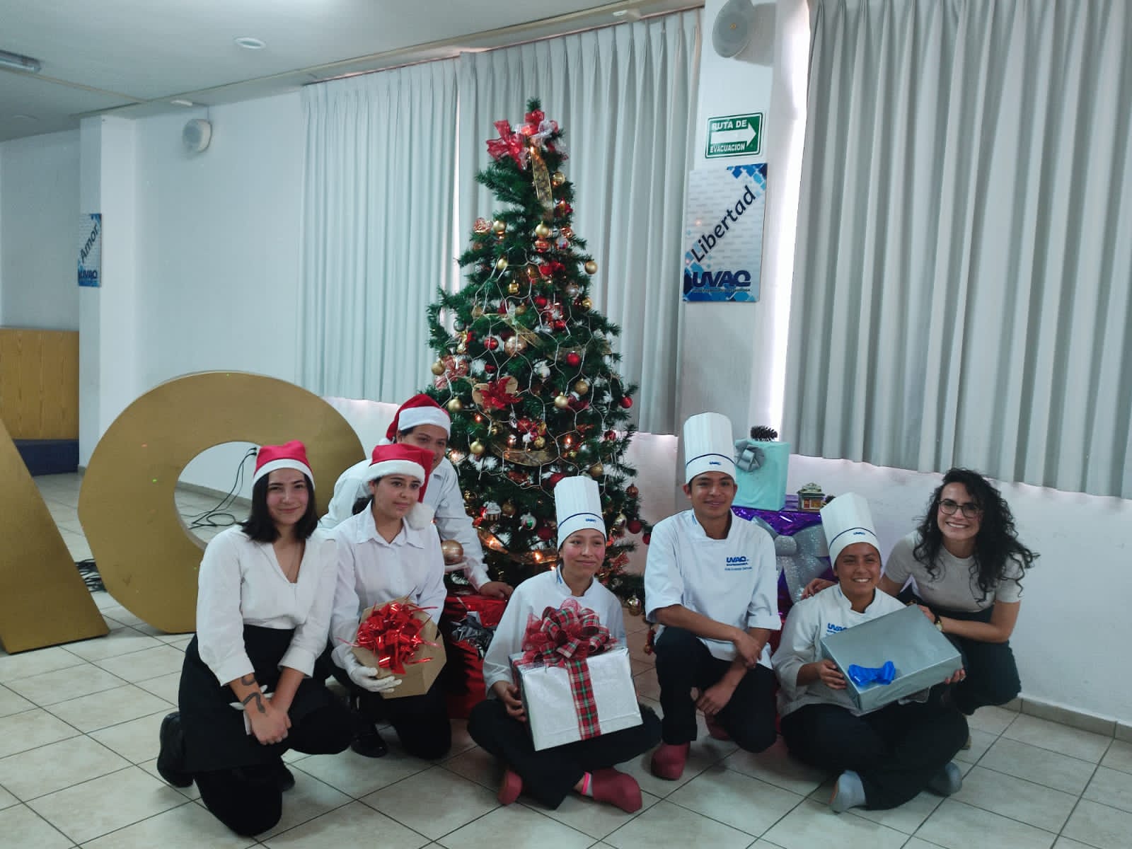 En la UVAQ alumnos de gastronomía realizan demostración de diversos platillos