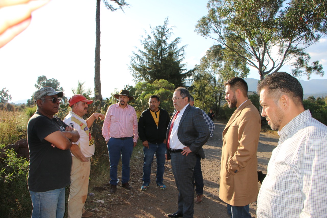 José Luis Téllez visitó la escuela Primaria Niños Héroes de la localidad de La Teja