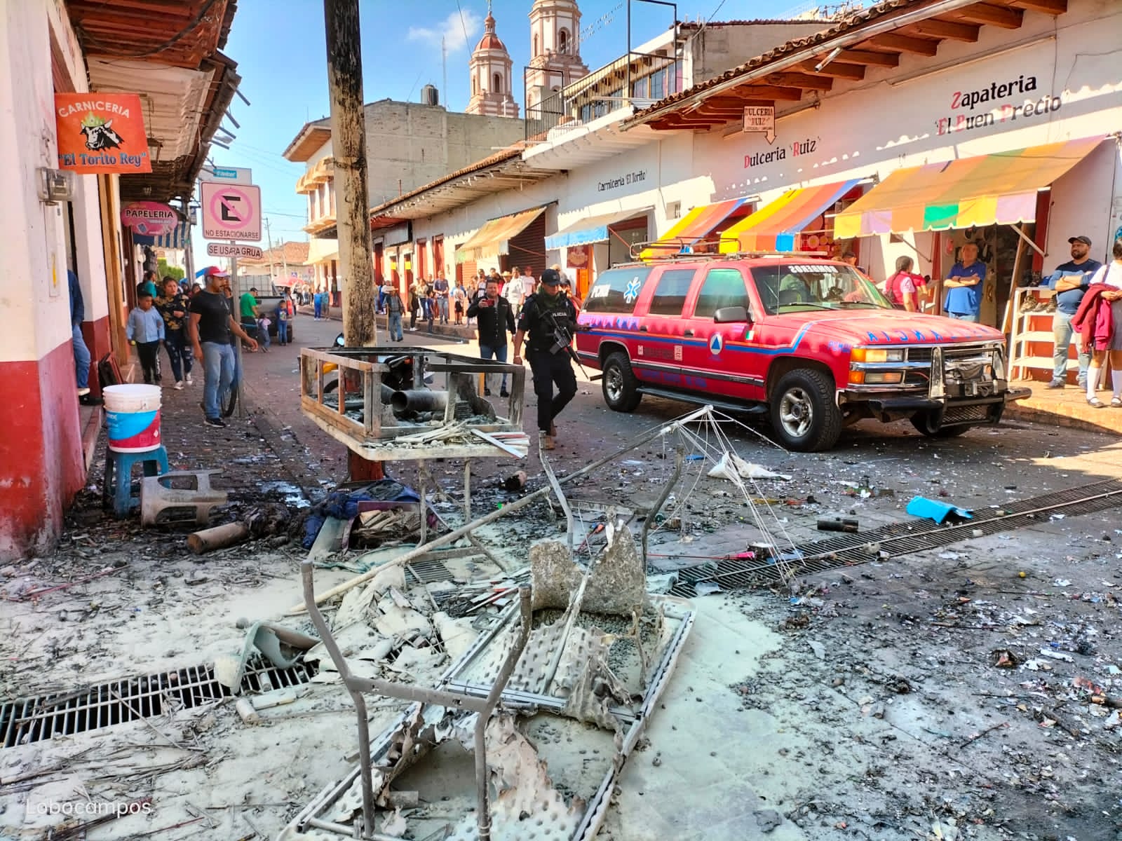 Explotó puesto ambulante de venta de diversos productor de pirotecnia