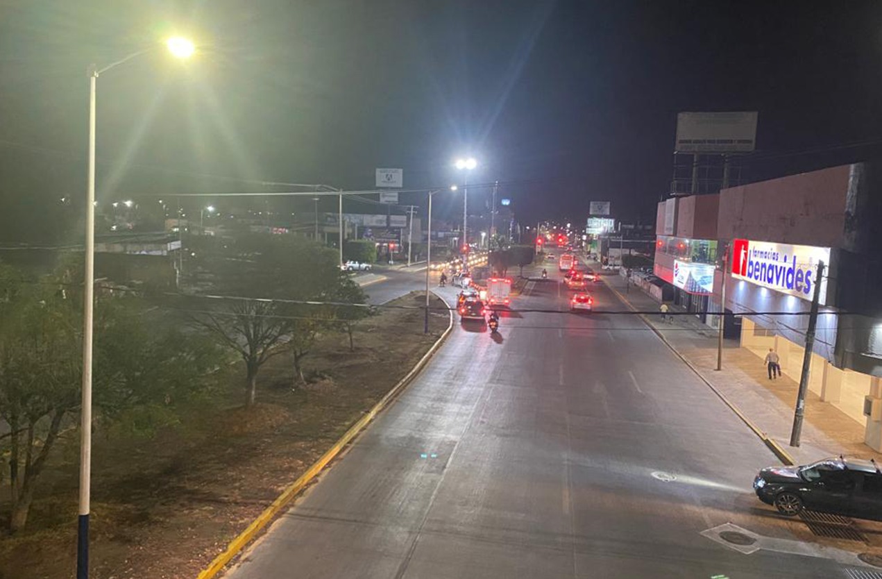 SCOP y municipio instalaron alumbrado en boulevard de La Piedad