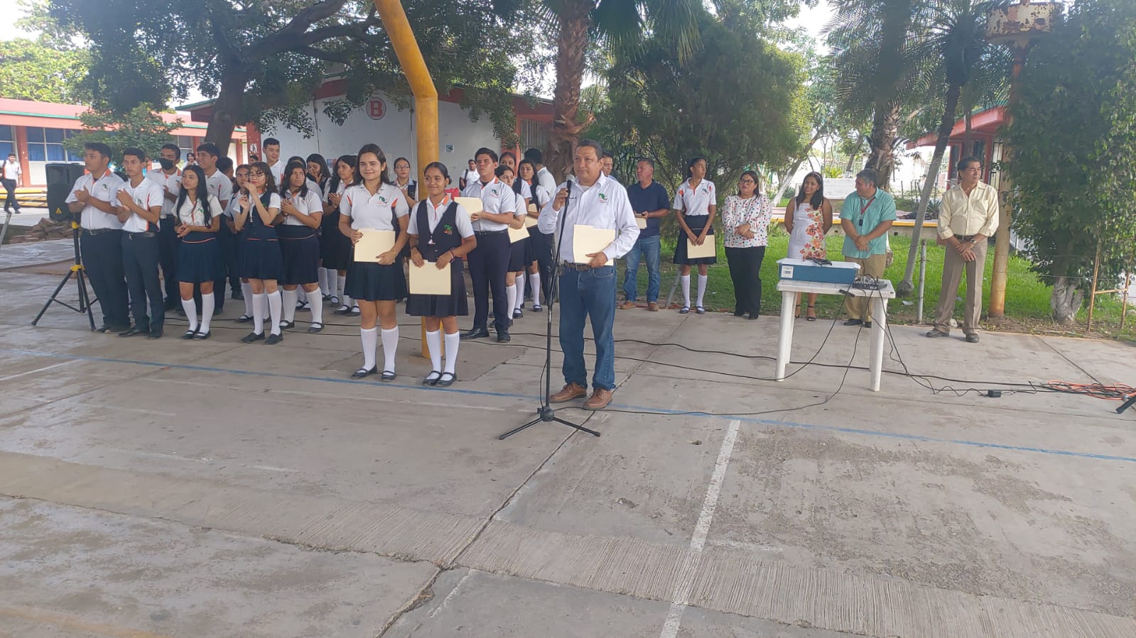 Alumnos del Cecytem Guacamayas, ganadores en concurso nacional de expresión literaria
