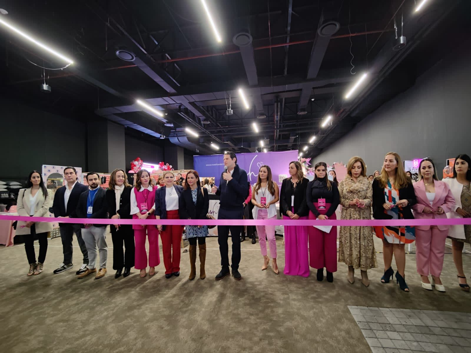 Resalta Alfonso Martínez esfuerzo y éxito del Business Woman.