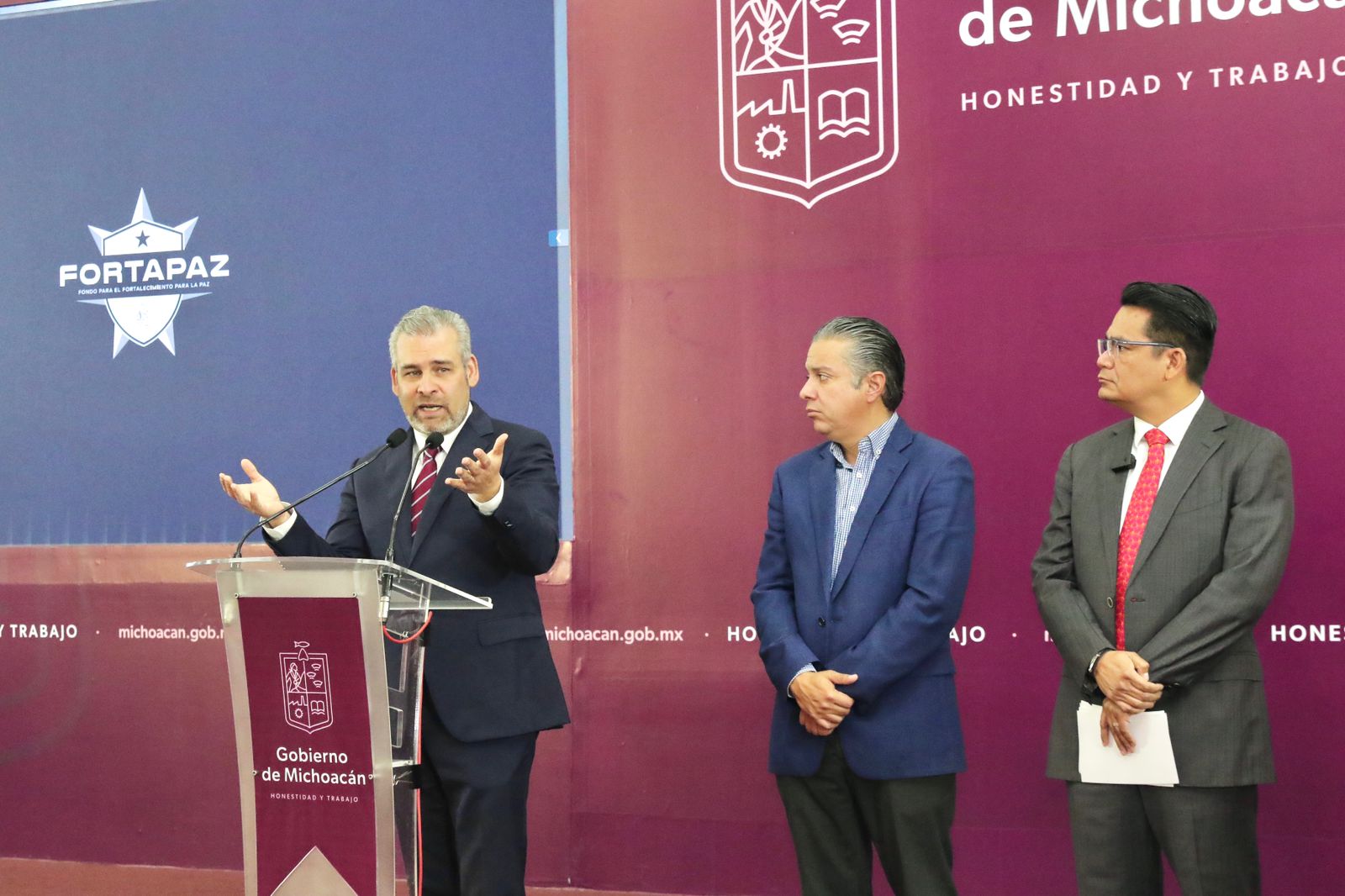 En 2023, Gobierno de Michoacán destinará 100 mdp del Fortapaz a los bomberos.