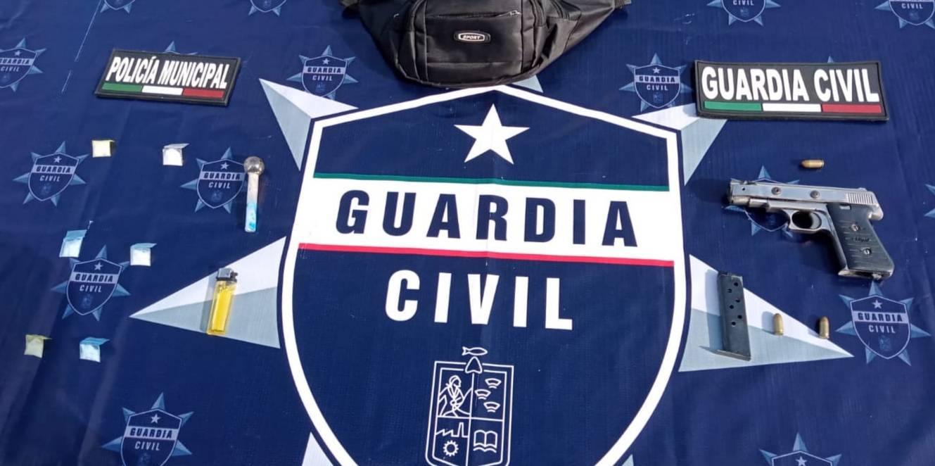 En Jacona, Jungapeo y Uruapan: SSP asegura a tres personas, droga y un arma de fuego.