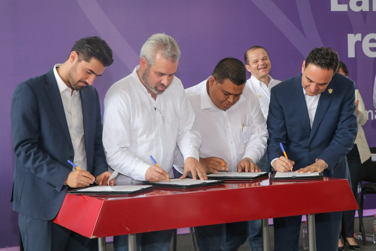 Fuerza Mujer fortaleció economía de mil 400 michoacanas.