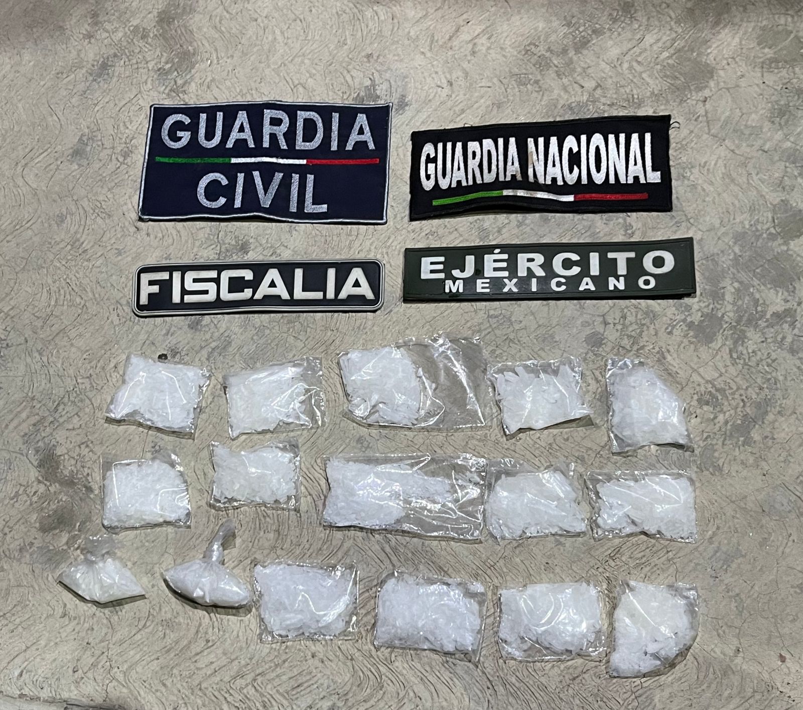 En Maravatío y Uruapan, SSP asegura 22 envoltorios de droga; hay tres detenidos