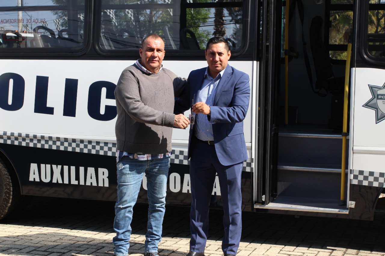 A través de Fortapaz, Policía Auxiliar de Michoacán recibe unidad de transporte