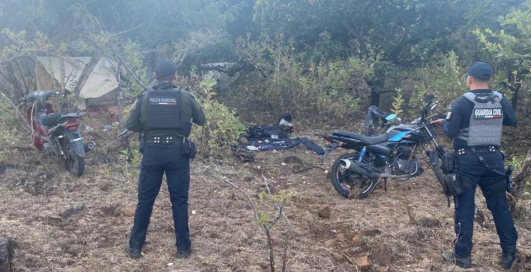 En Jacona: SSP desmantela campamento clandestino con armas, más de 4 kilos de droga, artefacto explosivo y equipo táctico