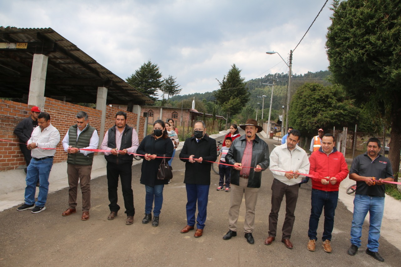 José Luis Téllez inauguró pavimentación asfáltica del camino de la localidad de El Retranque de Pucuato
