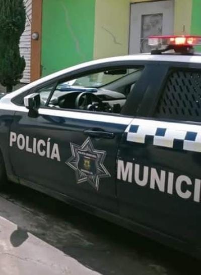 Desconocido que portaba un arma blanca llegó a una tienda de abarrotes donde atacó de dos puñalada al propietario