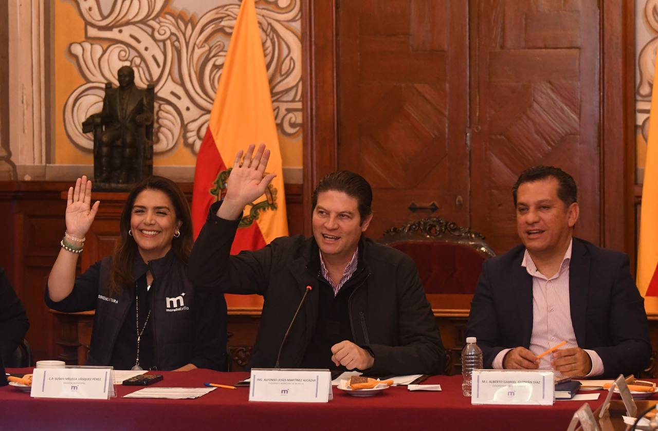 Alfonso Martínez toma protesta a integrantes del Consejo Municipal de Mejora Regulatoria