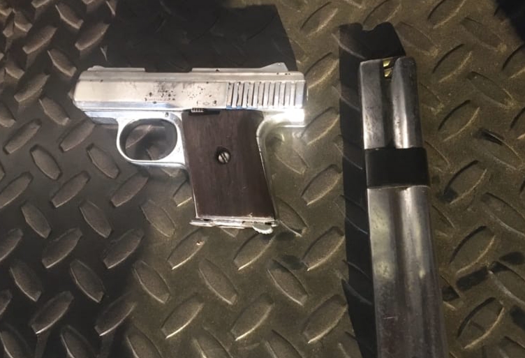 En Pátzcuaro, la Guardia Civil asegura un hombre con arma de fuego