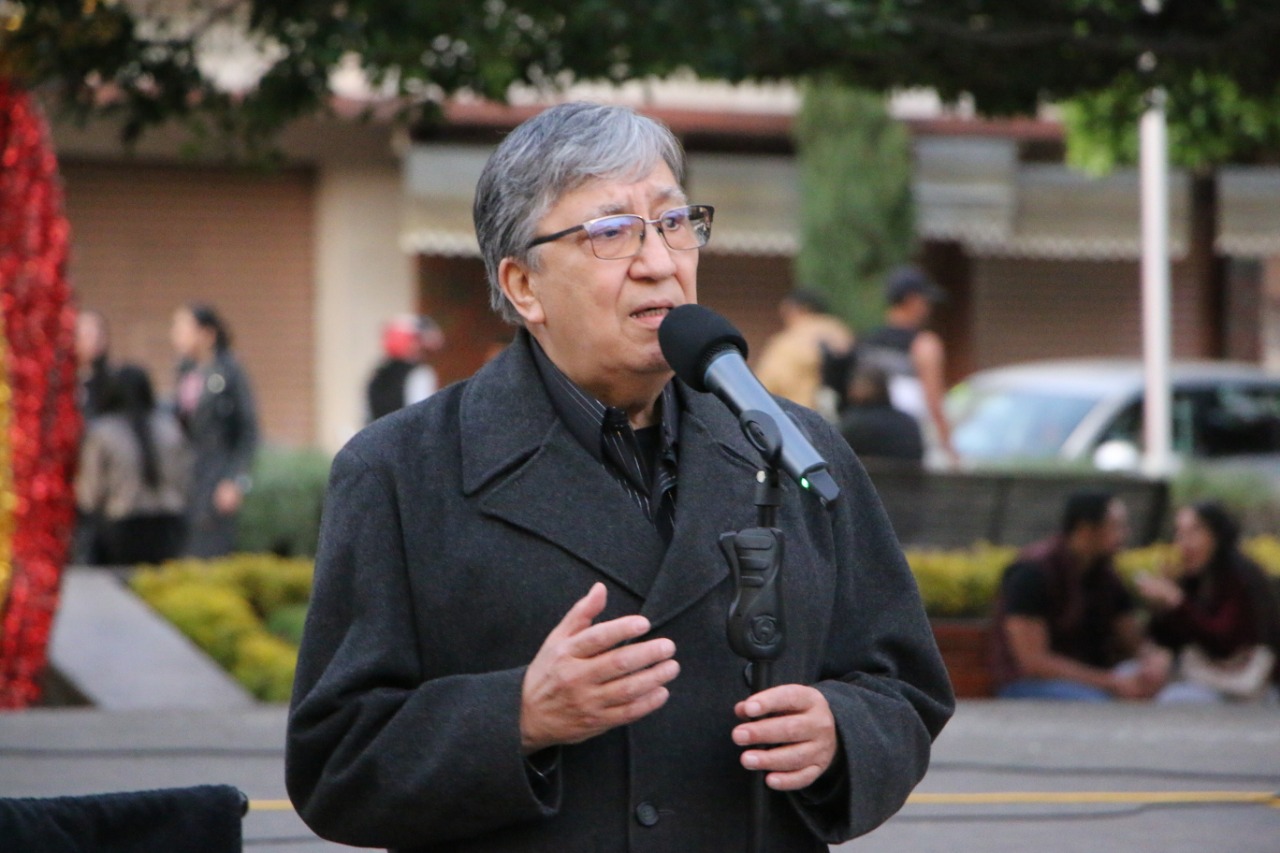 Armando Gutiérrez Paulin “El Romántico de la Música” se presentó en los Domingos de Grandeza