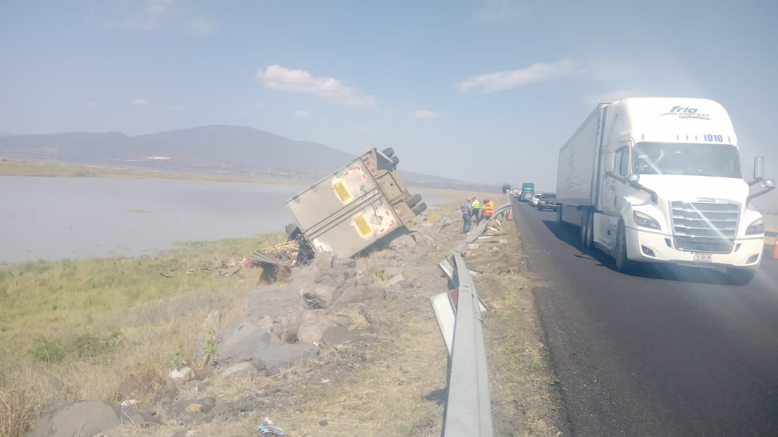 Se registró un accidente sobre la autopista Morelia-Salamanca