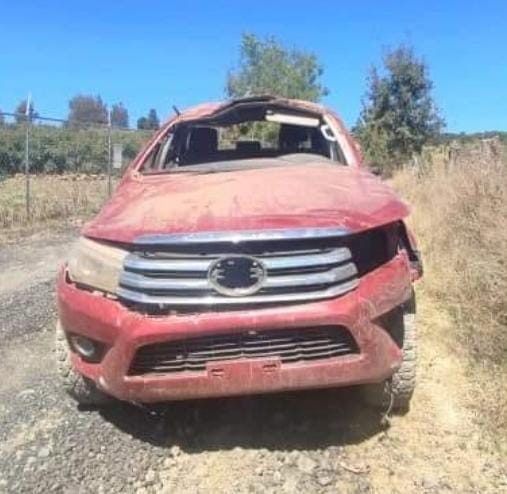 Guardia Civil y Policía Municipal aseguraron a un masculino que tripulaba una camioneta con huellas de accidente y reporte de robo