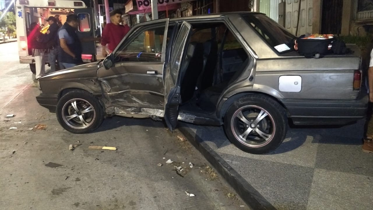 Fuerte accidente automovilístico dejó varias personas lesionadas en Zitácuaro