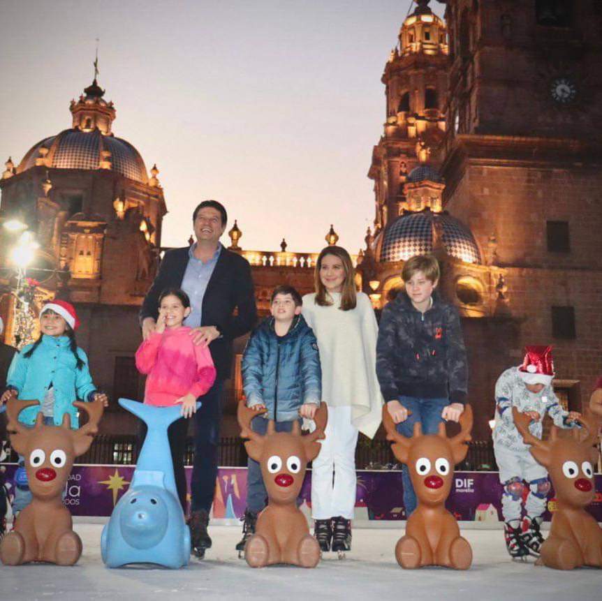 Cierra pista de hielo del DIF Morelia con más de 31 mil asistentes