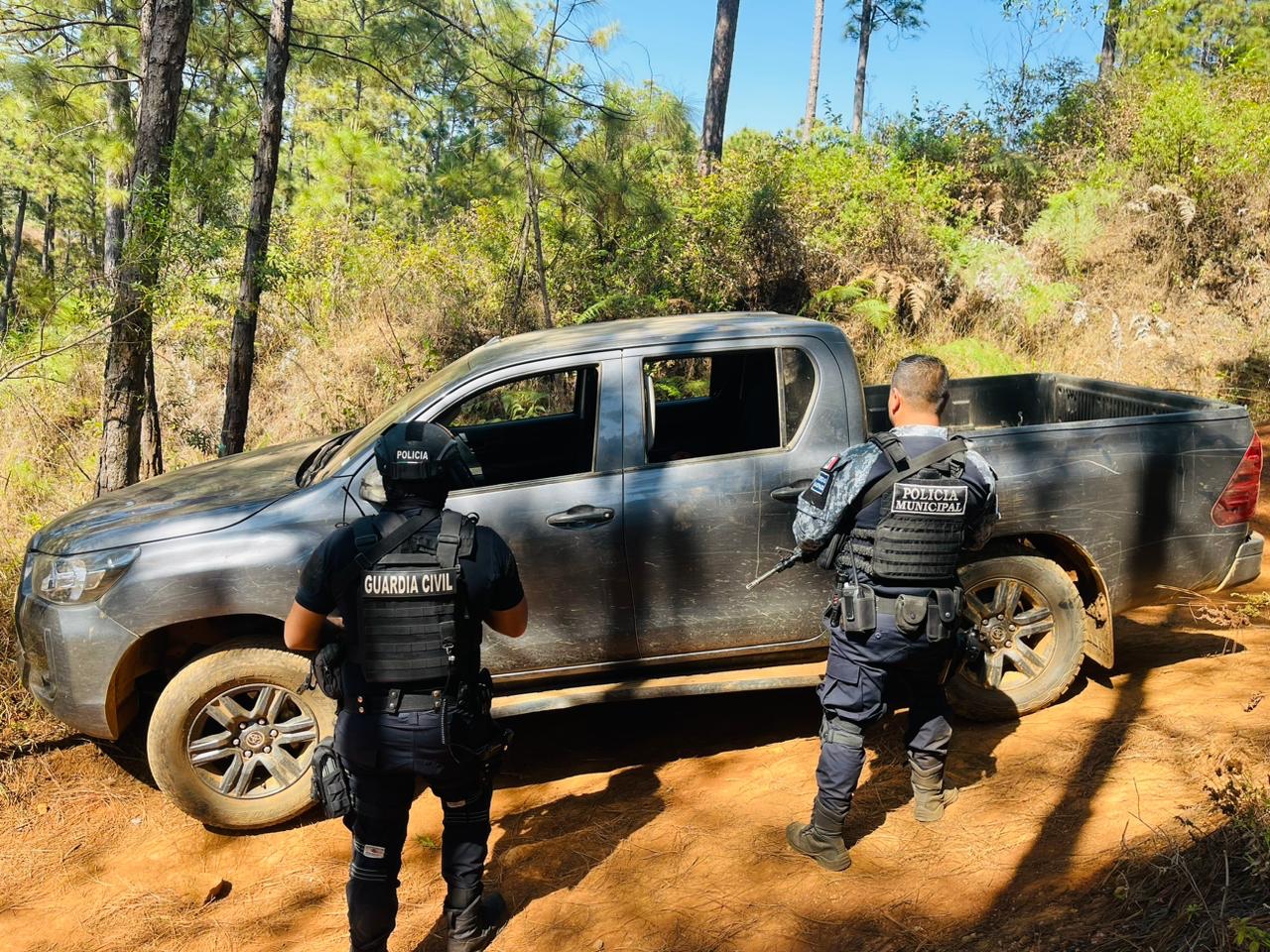 Tras patrullajes, GC asegura cuatro vehículos con reporte de robo en Uruapan