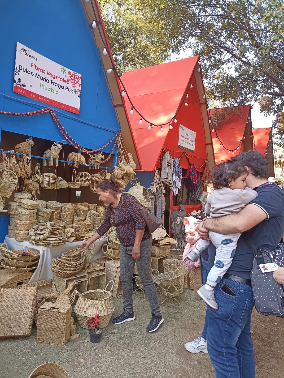 Últimos días de la venta de artesanía en la Villa Navideña