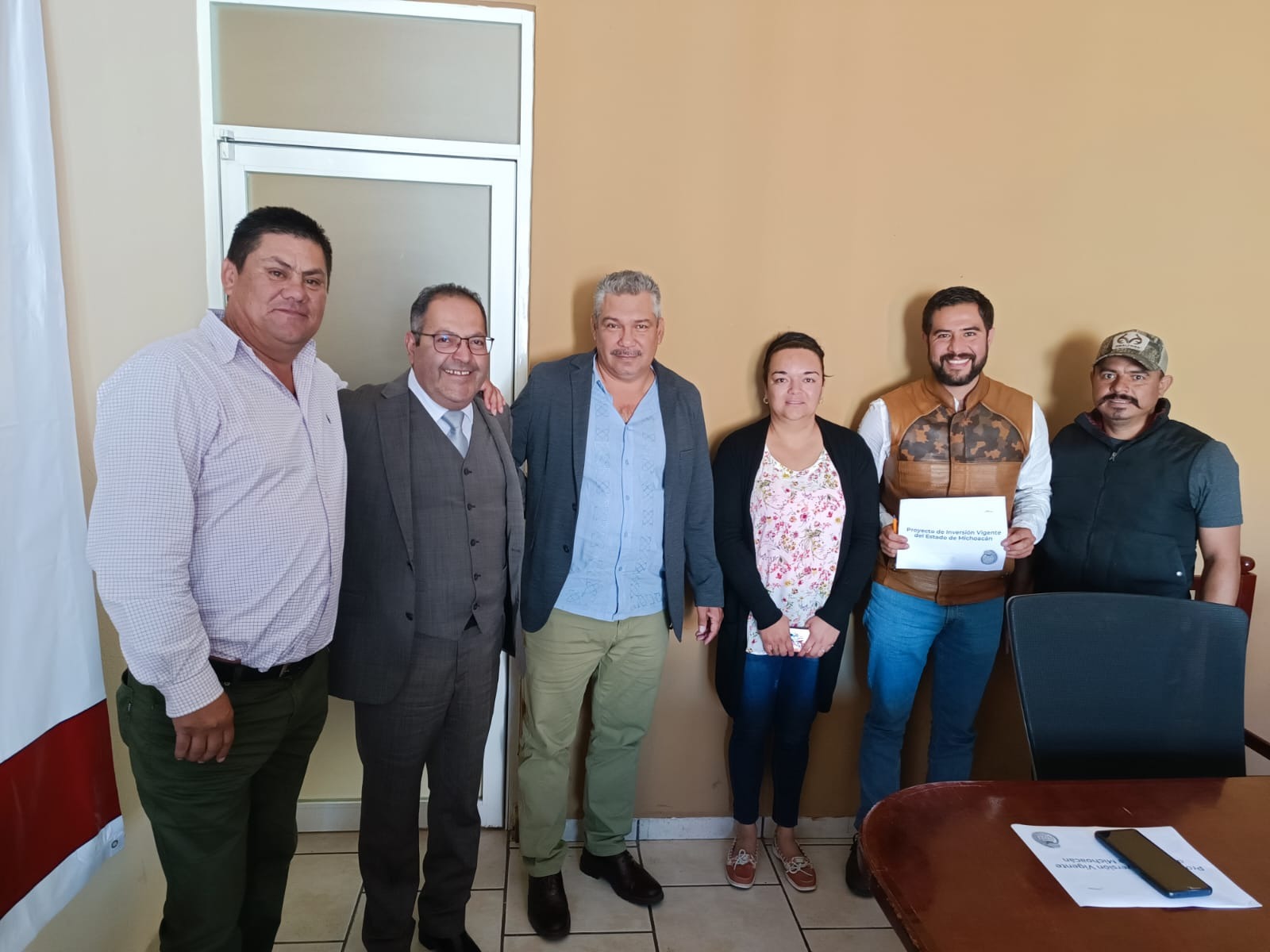 José Luis Téllez Marín sostuvo reunión con su homólogo de Tzitzio, M.A. José Nauneli Pérez para retomar el proyecto del camino San Antonio Villalongín-El Devanador