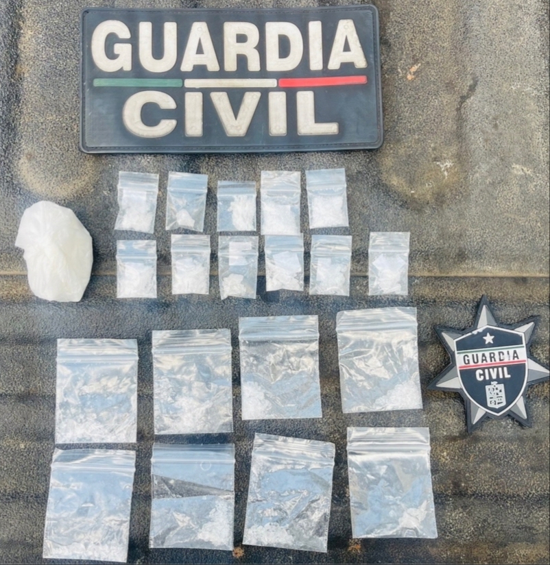 En Uruapan, SSP asegura tres masculinos, droga y vehículos