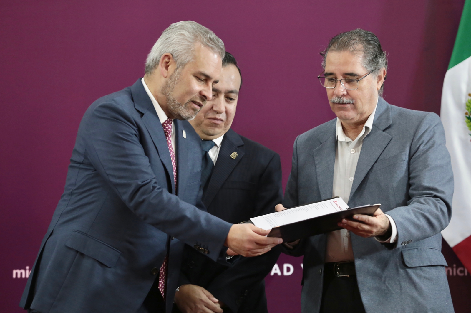 Paga Gobierno del Estado 50% de deuda histórica a Pensiones Civiles.