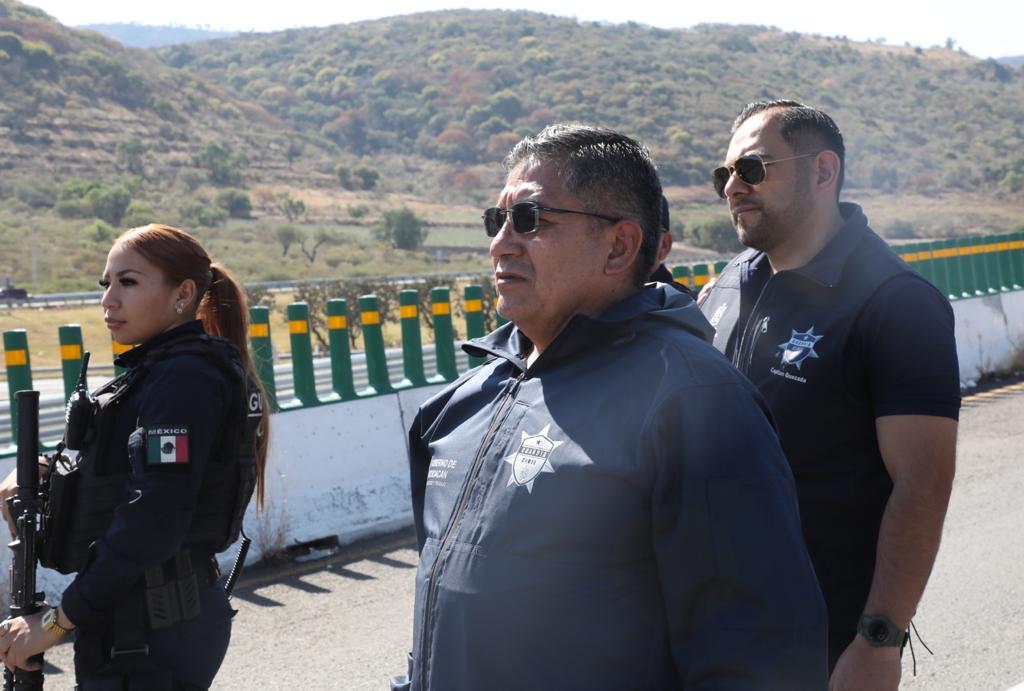 Secretario de SP refuerza operativo para proteger autopistas del robo de camiones tipo nodriza.