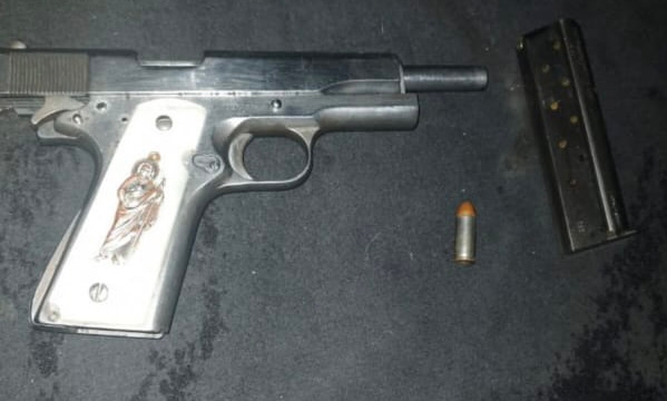 Mediante la BOI, GC detiene a uno con arma de fuego y vehículo robado.