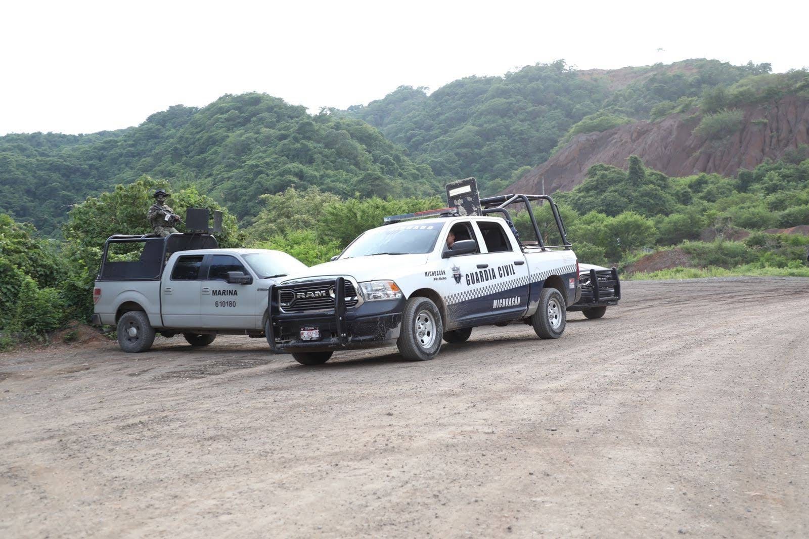 En #Aquila asesinan a tres hombres a balazos.