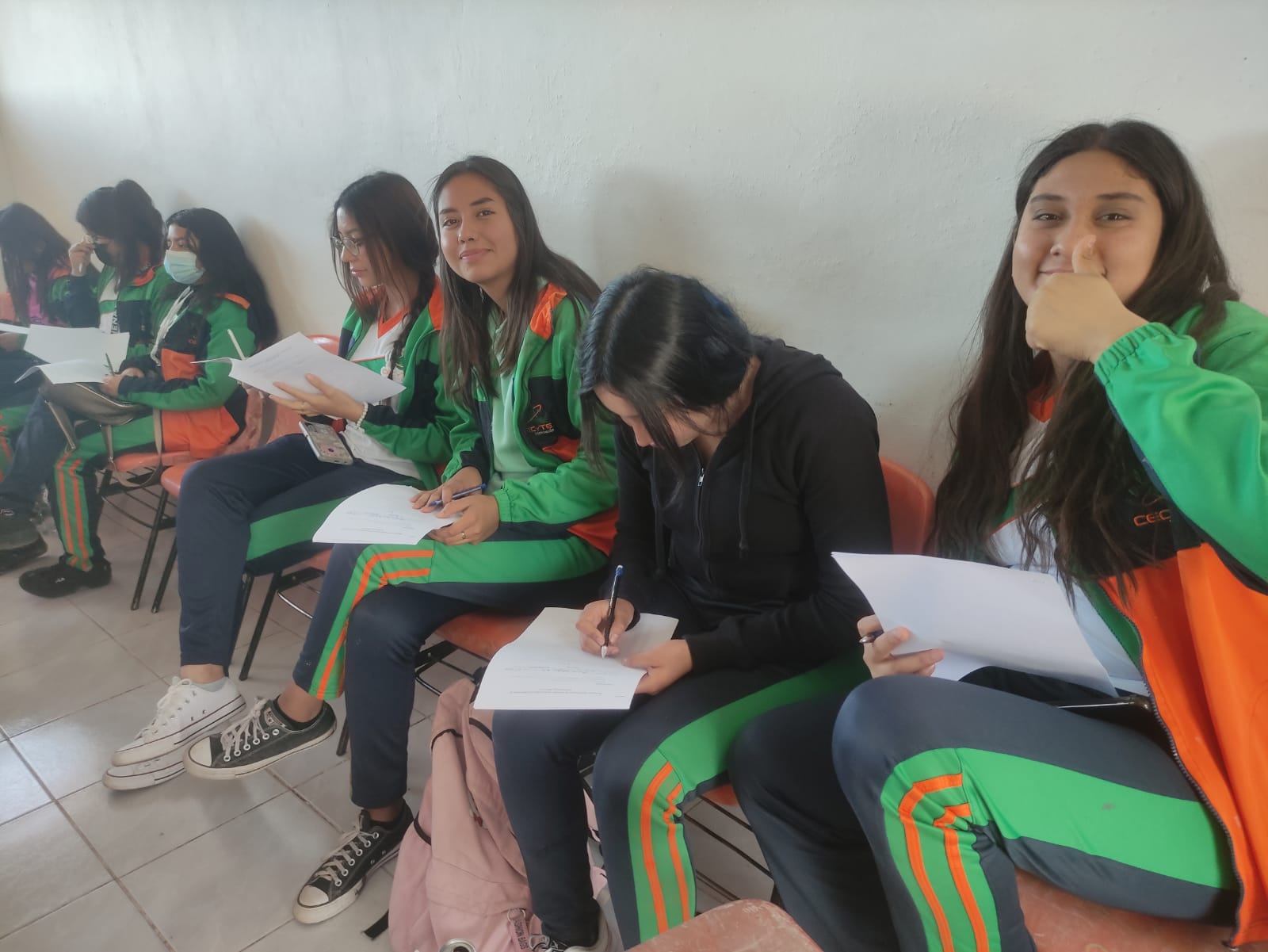 Estudiantes del Cecytem Penjamillo reciben orientación vocacional.