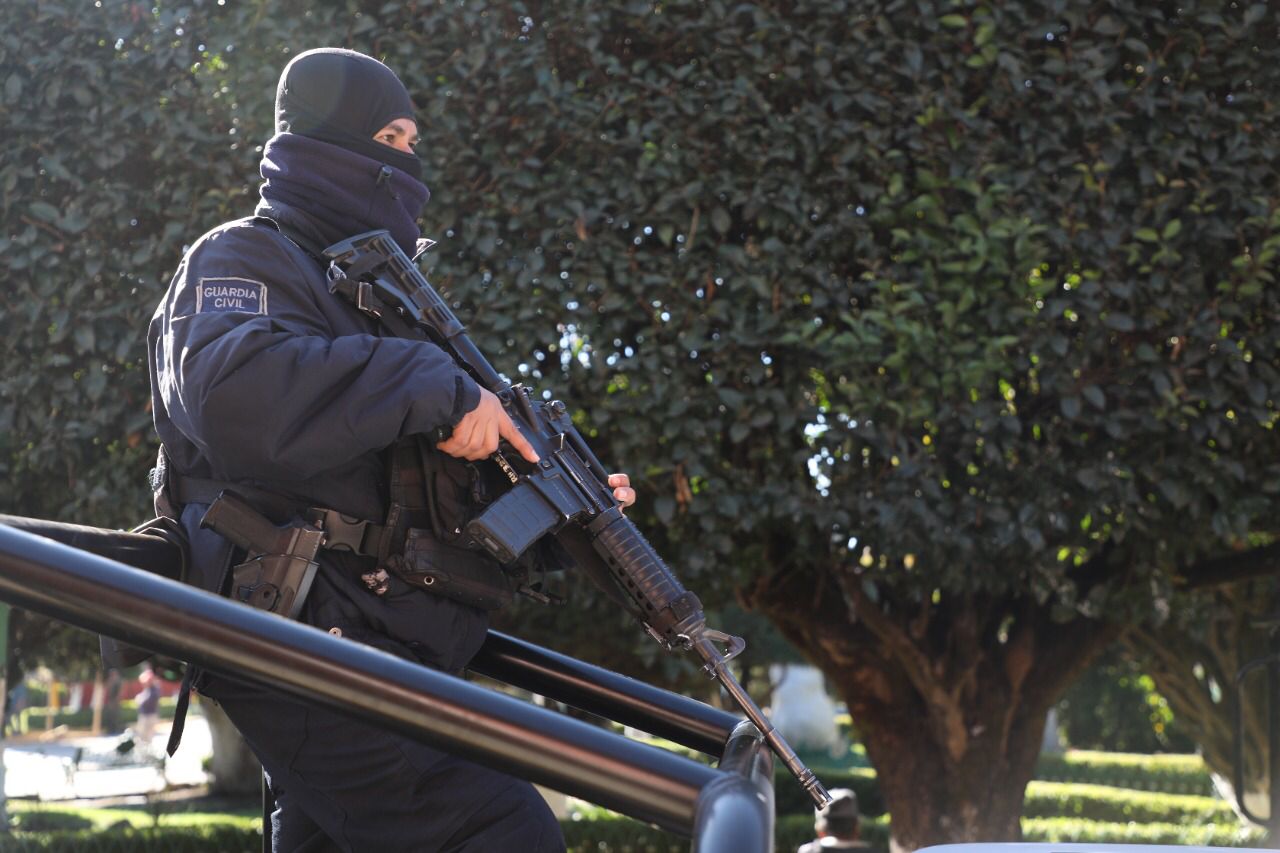 En Zacapu, SSP detiene a tres mujeres por intento de robo a comercio.