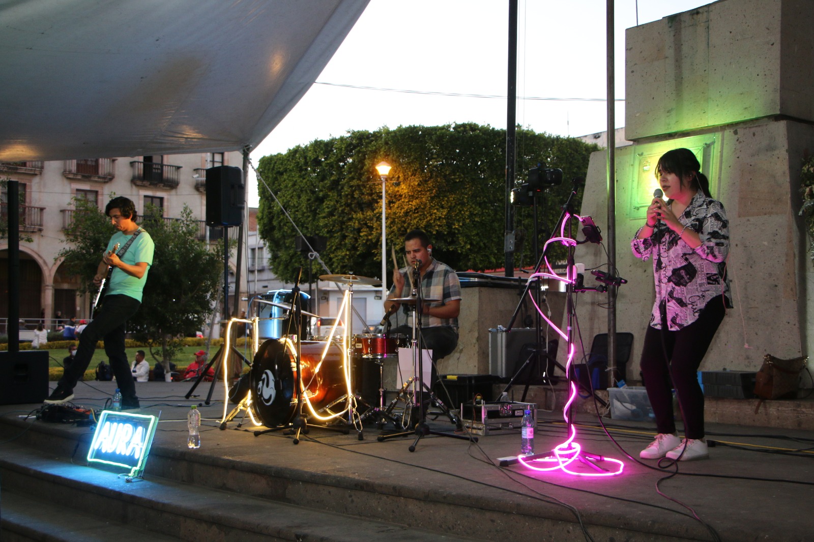 En Domingos de Grandeza Culturales se presentó el Grupo de Rock Aura